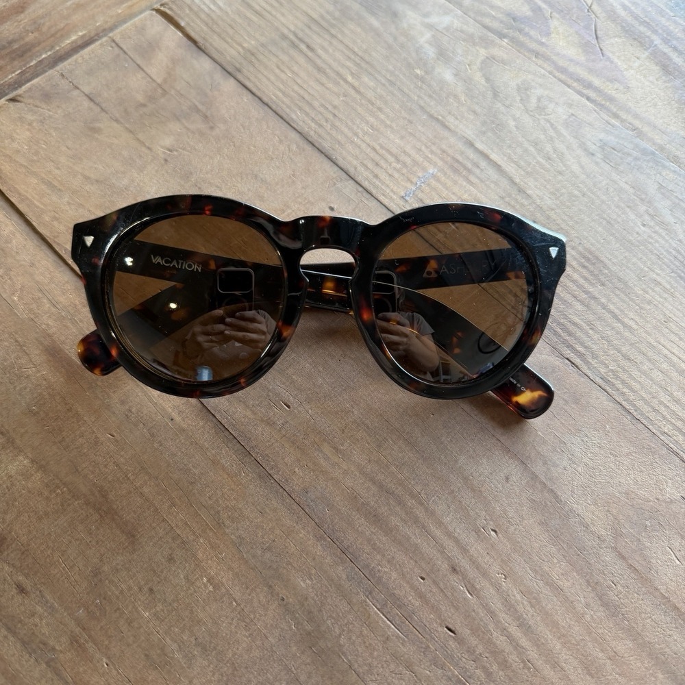 Ashbury "Vacation" Round Tortoise Sunglasses
